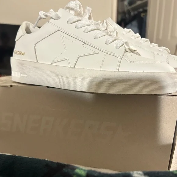 Golden Goose White Leather Low-Top Sneakers - Picture 5 of 16